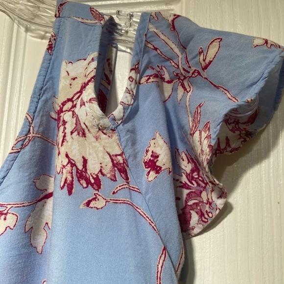 Women's A New Approach cold shoulder blouse - Picture 5 of 6